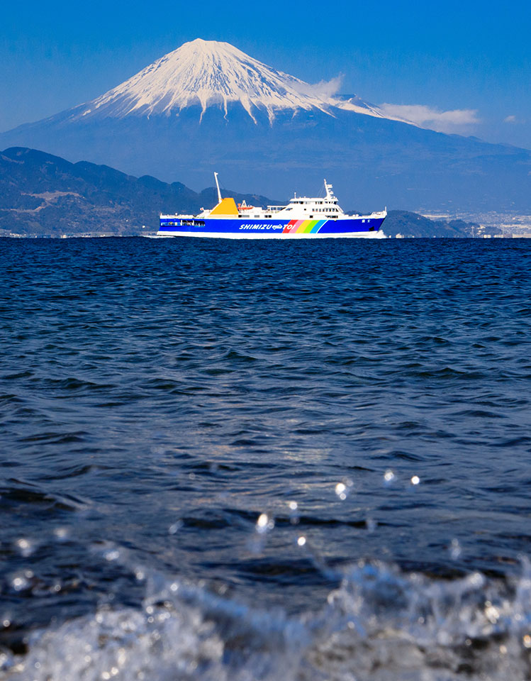 入選　相崎 宣雄さんの作品「富士の懐に浮かぶ」